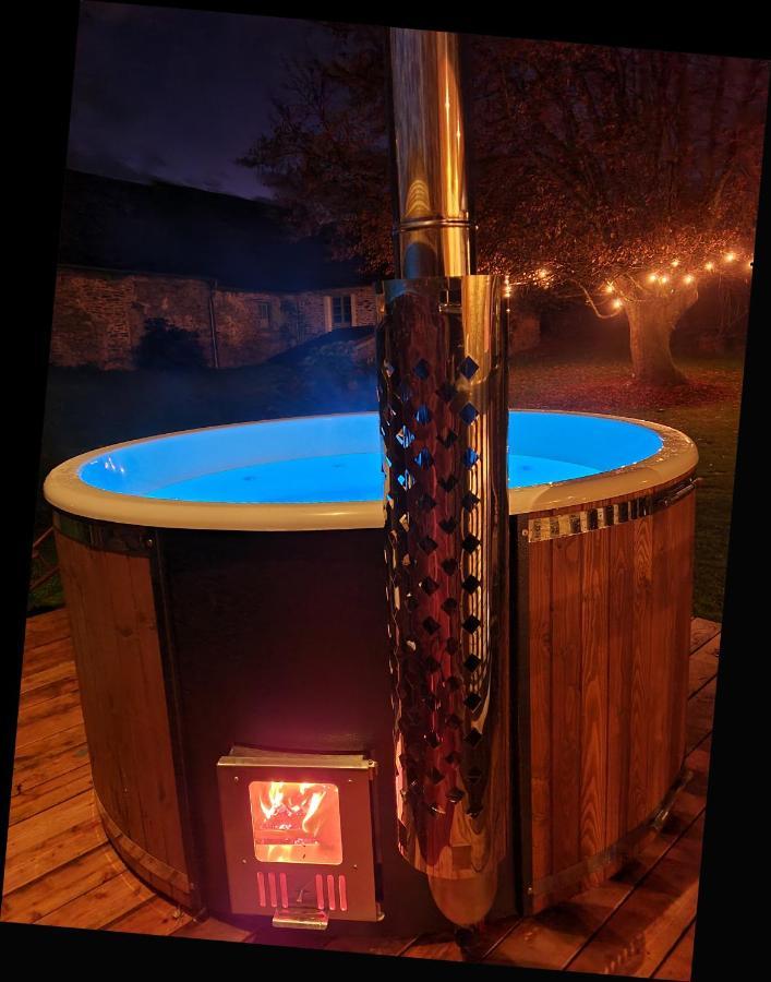 La Rhue Gites - Jacuzzi Jumilhac-le-Grand ภายนอก รูปภาพ