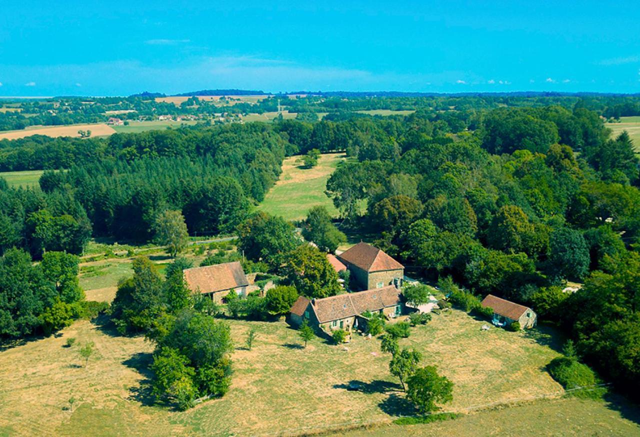 La Rhue Gites - Jacuzzi Jumilhac-le-Grand ภายนอก รูปภาพ