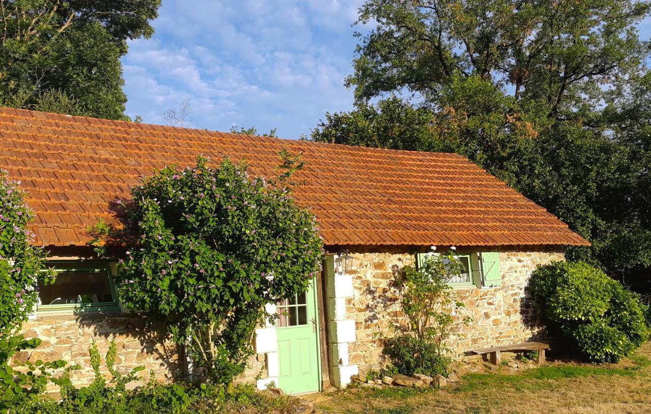 La Rhue Gites - Jacuzzi Jumilhac-le-Grand ภายนอก รูปภาพ